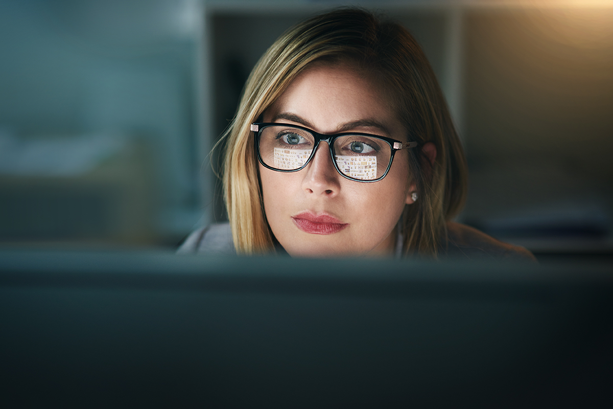 How Excessive Screen Time Affects Vision in Aging Adults: Tips for Protecting Your Eyes