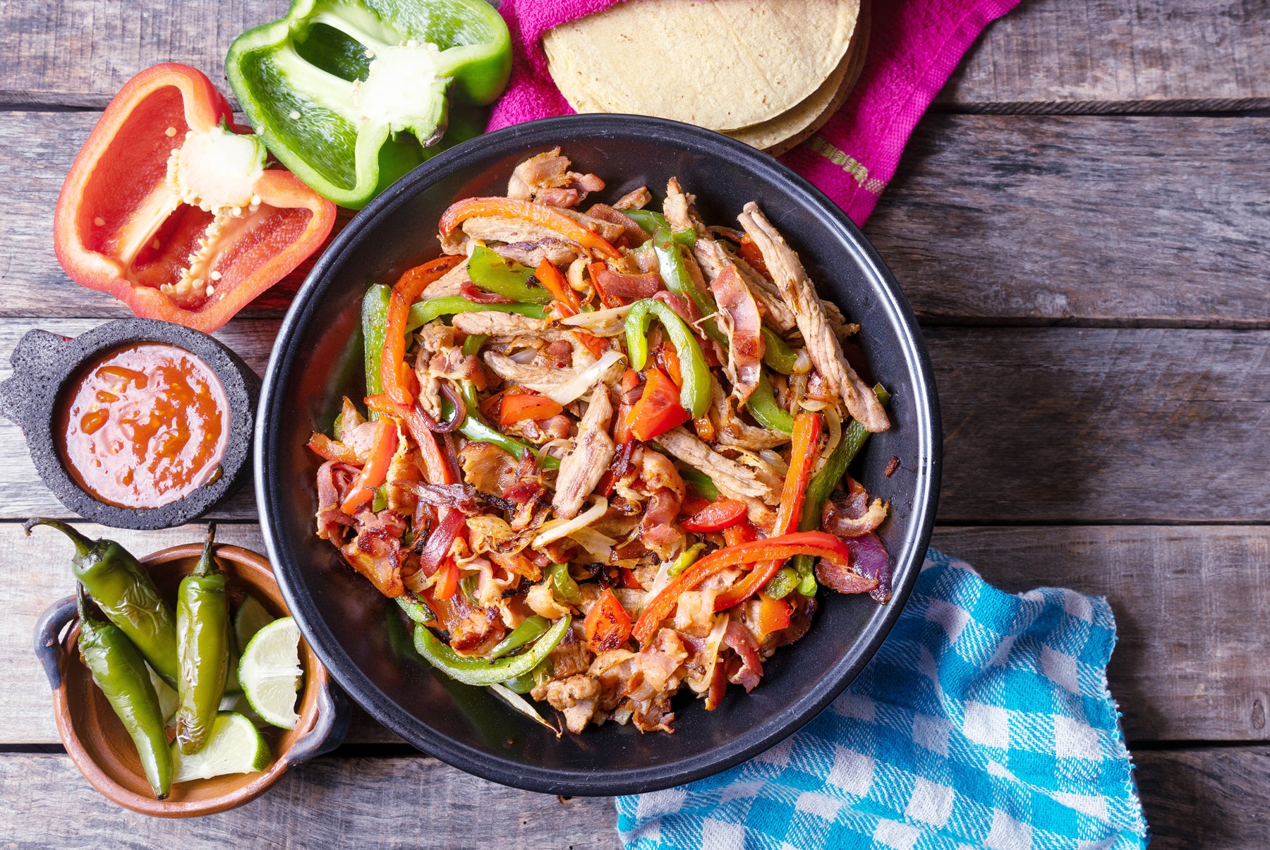 Healthy Chicken and Veggie Fajitas for Cinco de Mayo